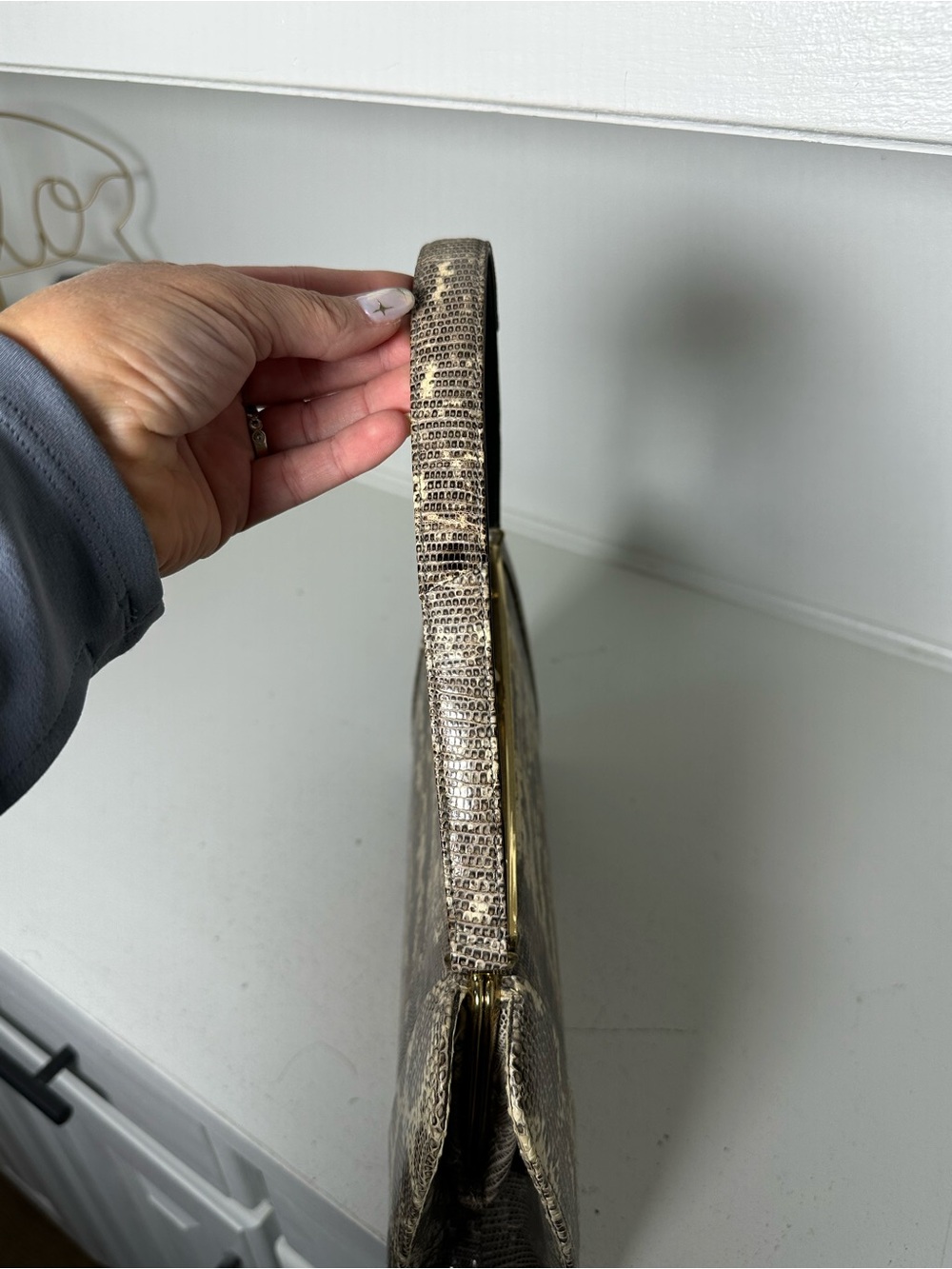 **SOLD**Vintage Genuine Snakeskin Handbag Exotic Leather Top Handle Structured - Picture 3 of 10